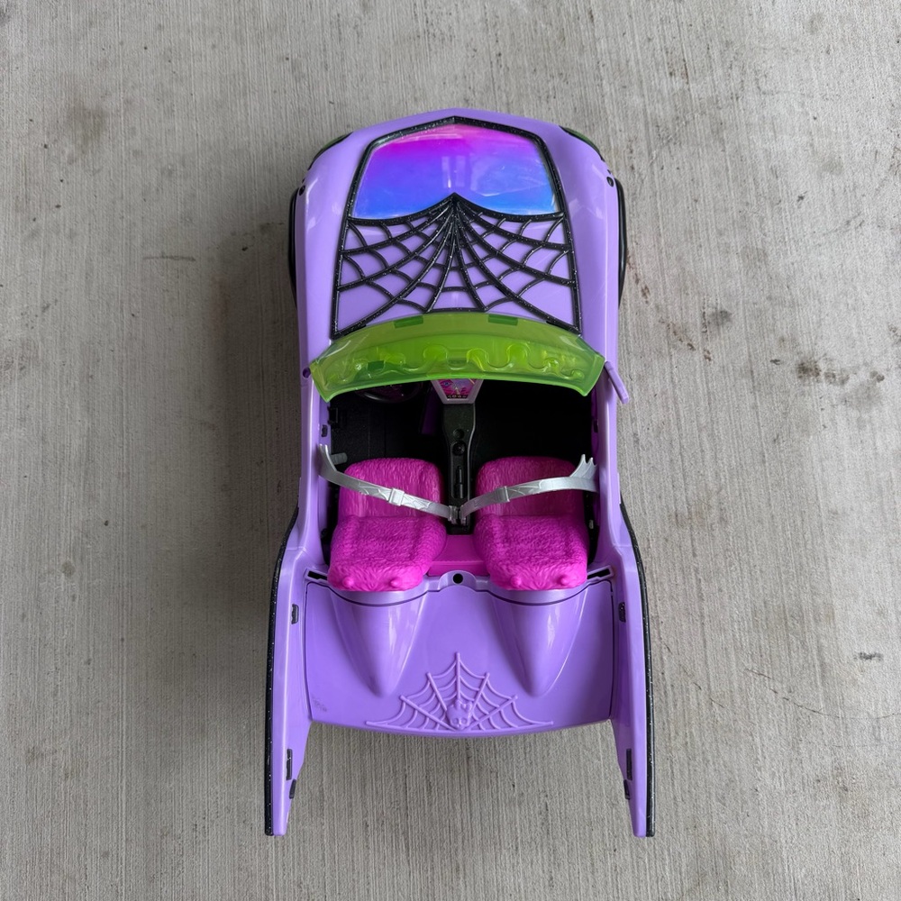 2022 Monster High Ghoul Mobile Car